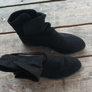 American Eagle By Payless Black Ankle Booties